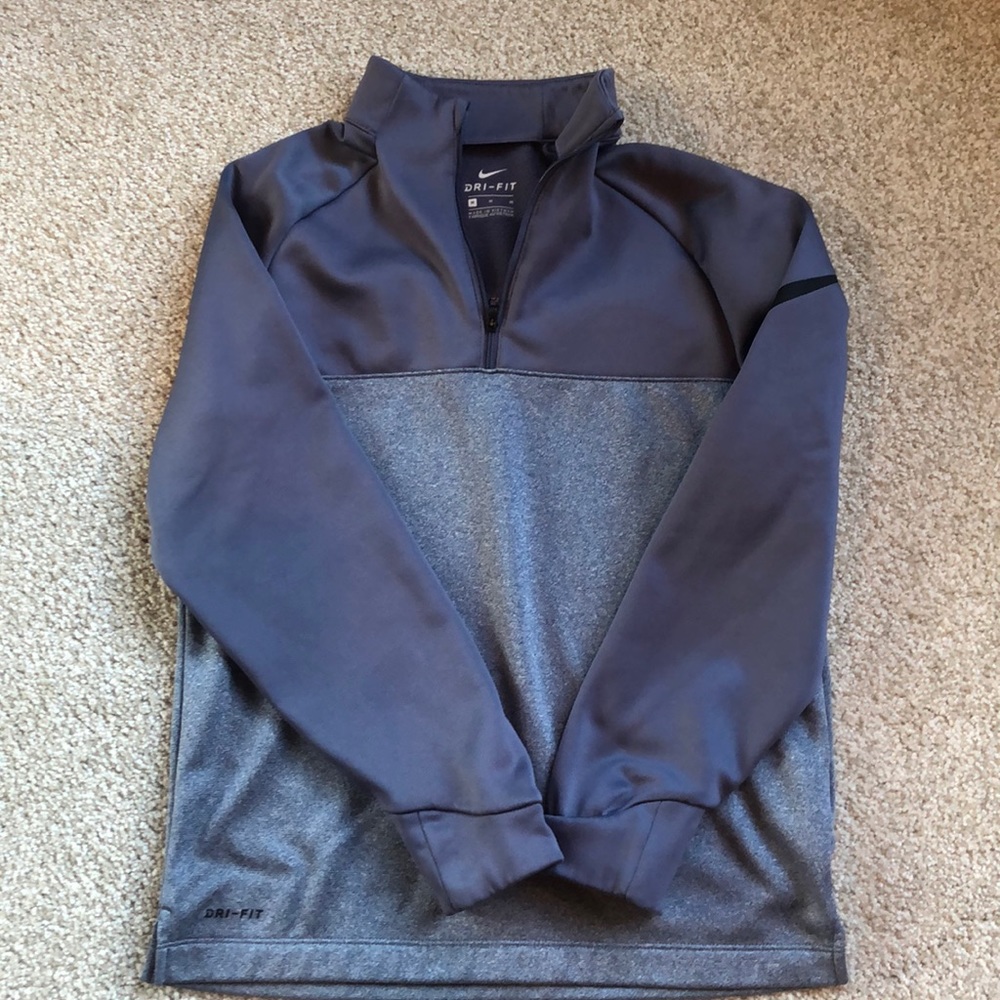 Nike boys 1/4 zip sweatshirt- youth medium